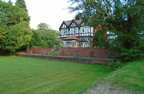 Oaklands - outside view of care home