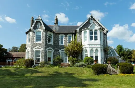 Bishopsteignton House - outside view of care home