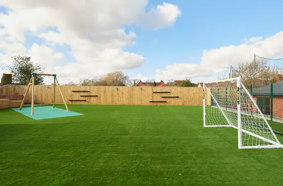 Cascade (Hurst House) - Photo of the garden where applicable