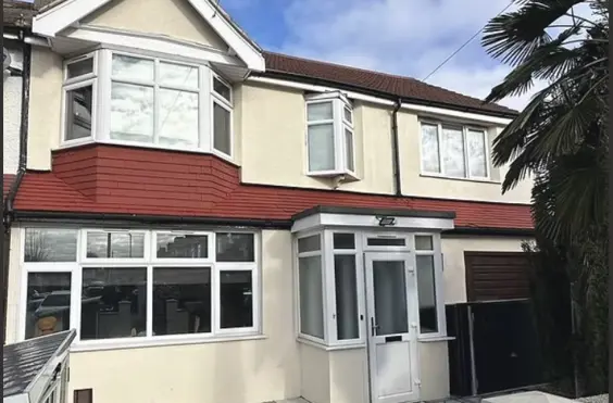 Henley Lodge - outside view of care home