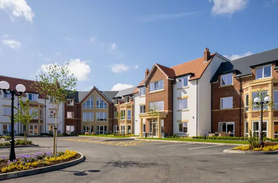 Louth Manor Care Home - An outside view of the home