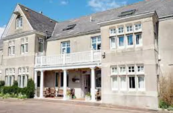 Hill House - outside view of care home