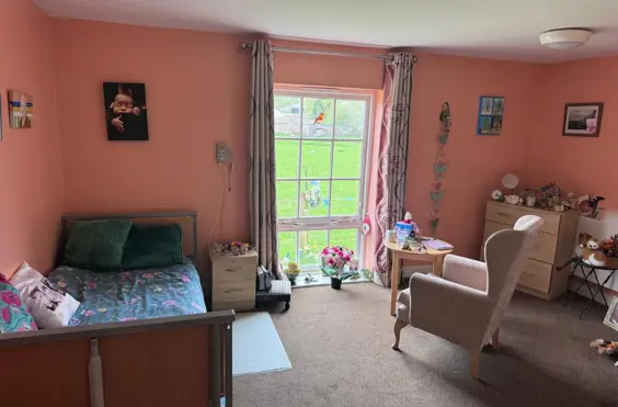 The Elms - Photo of a typical bedroom